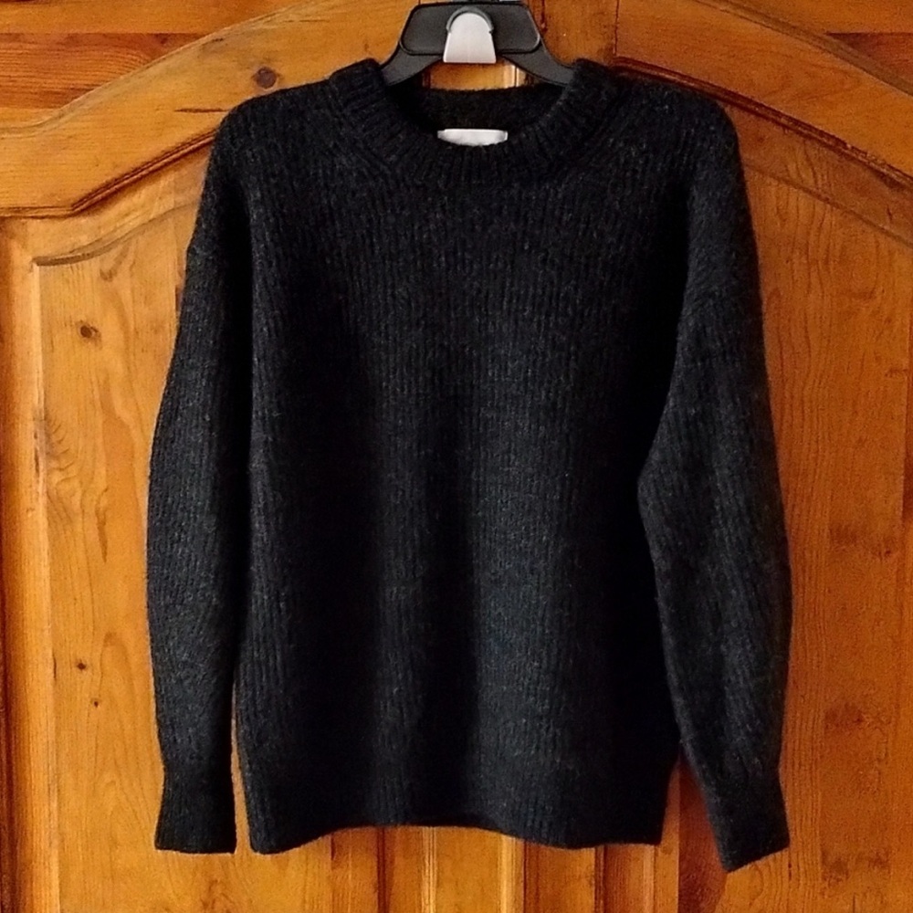 Everlane black alpaca crew sweater size small